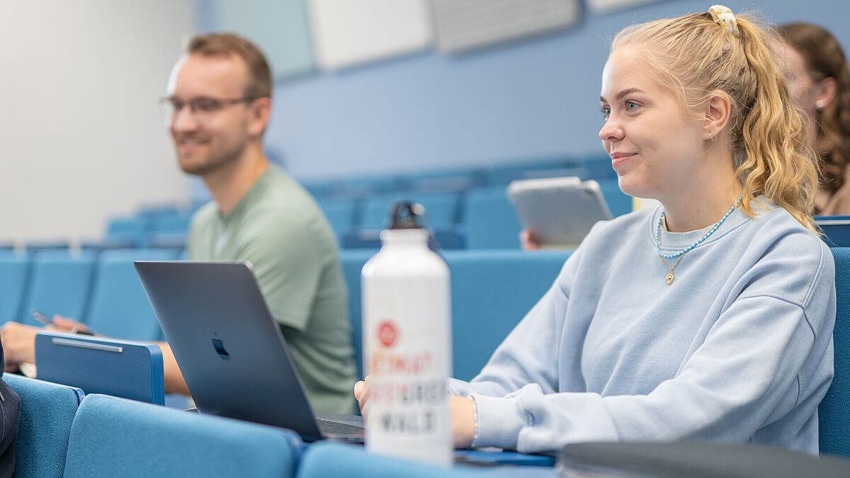 Studierende im Hörsaal