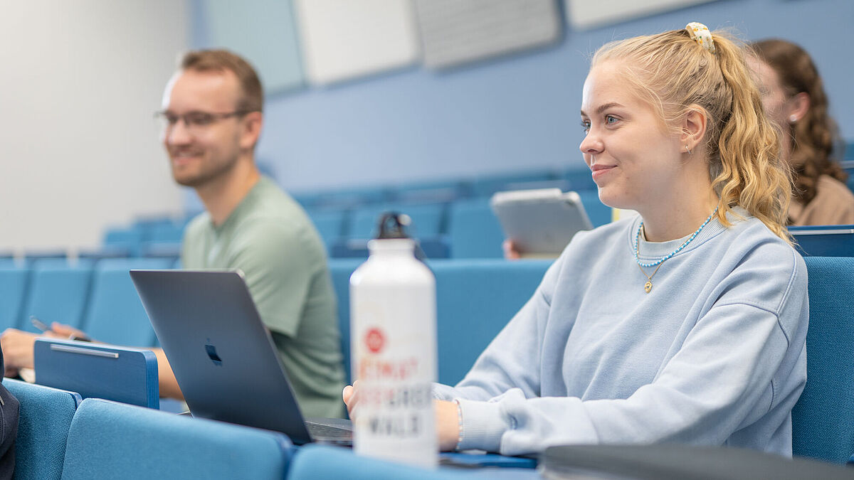 Studierende im Hörsaal