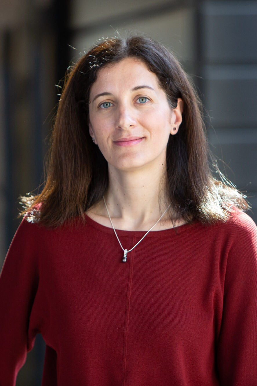 Foto Prof. Mihaela Delcea