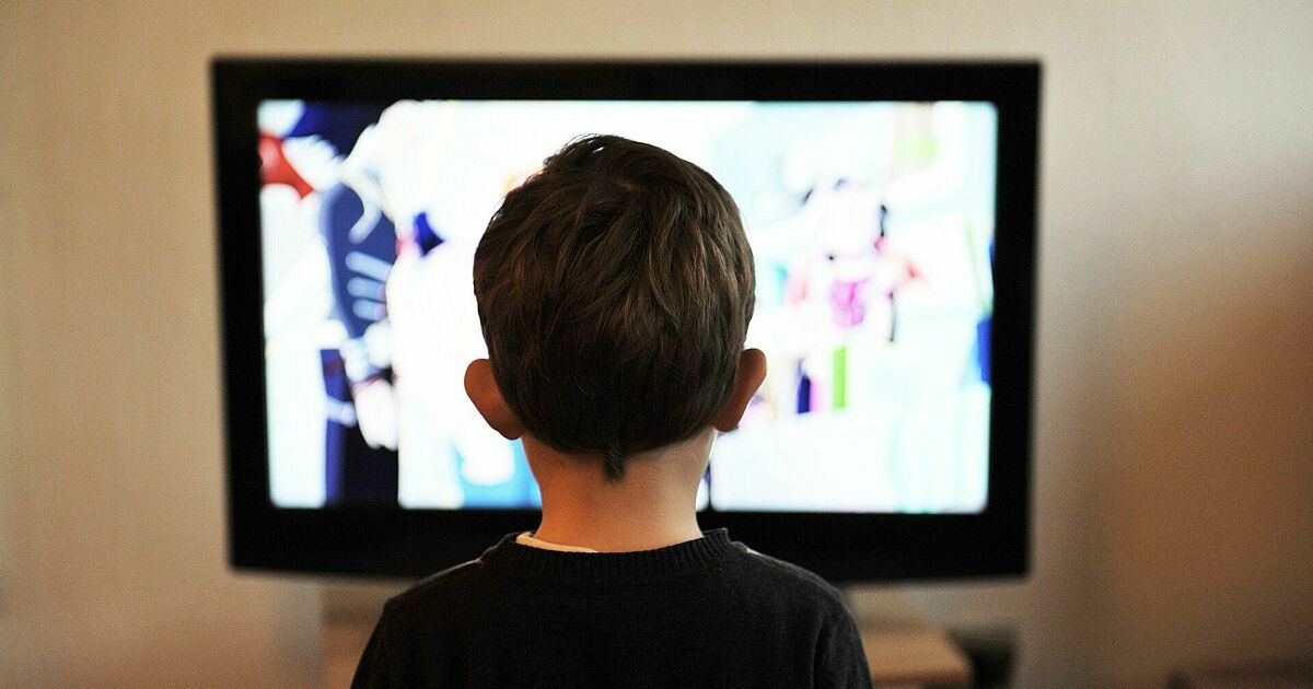 Kind vor Fernseher @pexels.com