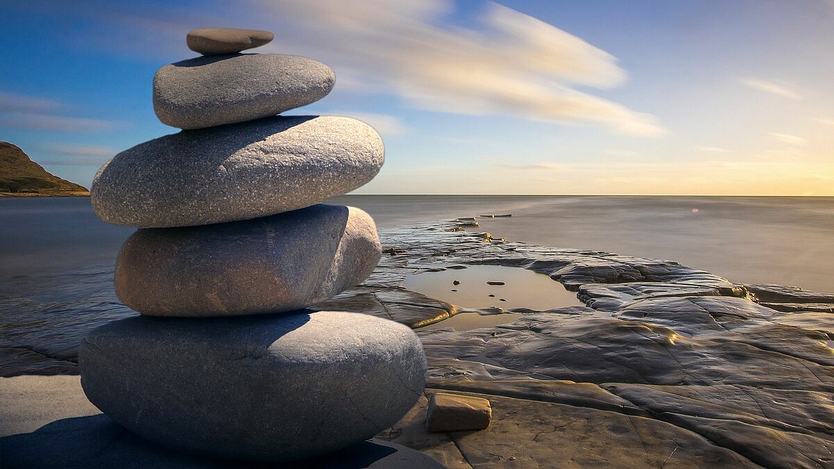 Balancierte Steine am Strand @pexels.com